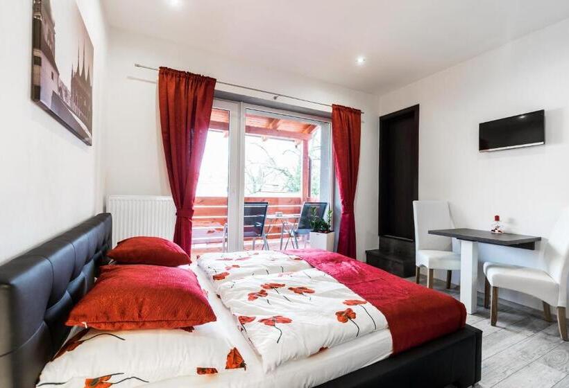 バルコニー付きデラックスルーム, Apartments Benešova 6