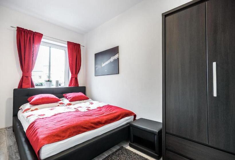Люкс Дюплекс, Apartments Benešova 6