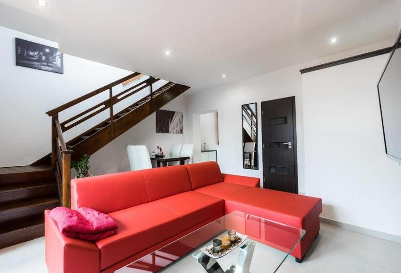 メゾネットスイート, Apartments Benešova 6