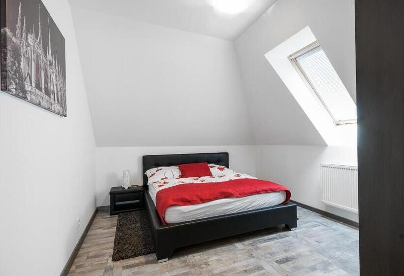 Апартаменты 2 Спальни, Apartments Benešova 6