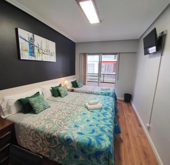 חדר סטנדרט לשלושה עם חדר אמבטיה משוף, Pensión El Espolón