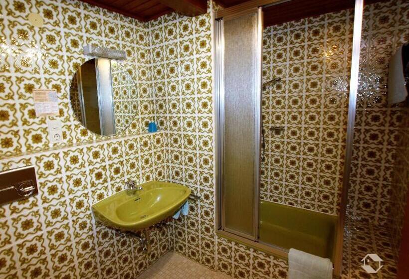 Quarto Estandar Individual, Gästehaus Klingele