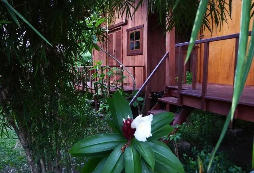 デラックスバンガロー, Shibui Garden Bungalows And Restaurant