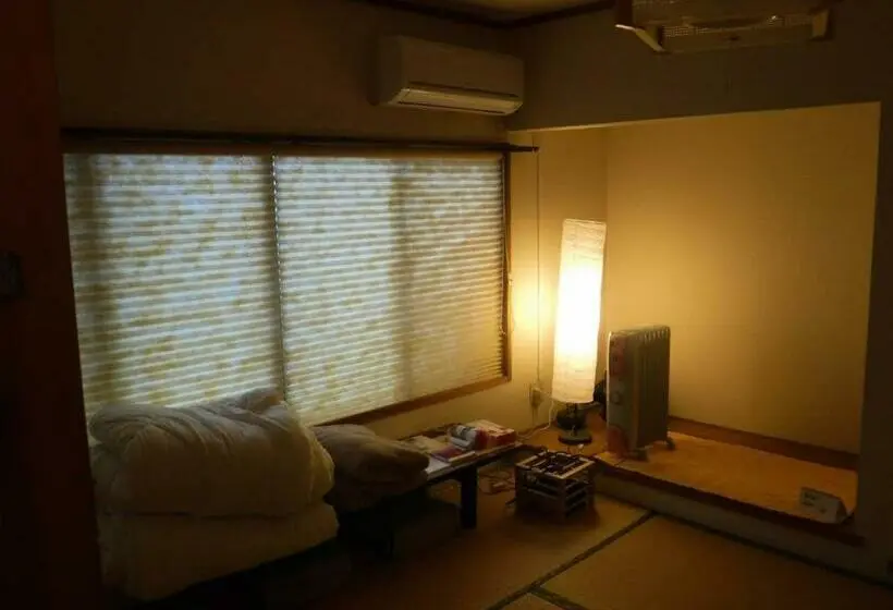 اتاق استاندارد سه تخته با سرویس بهداشتی مشترک, Wholeearth Ryokan Hiroshima