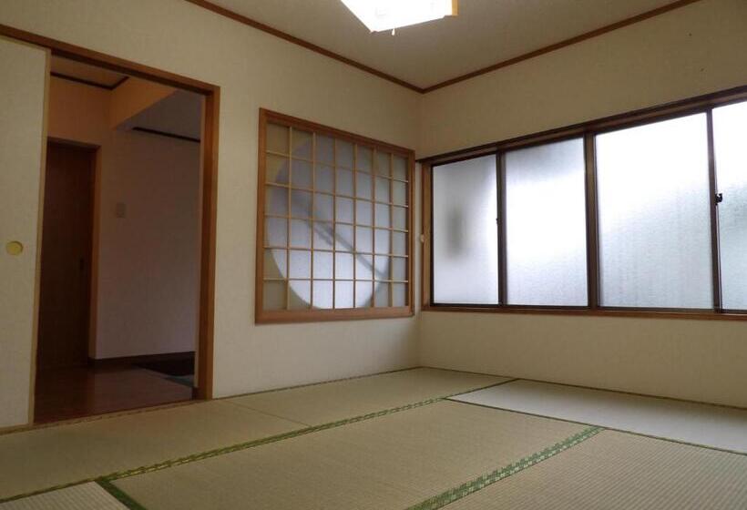 Трехместный Номер Стандарт Совместная Ванная, Wholeearth Ryokan Hiroshima