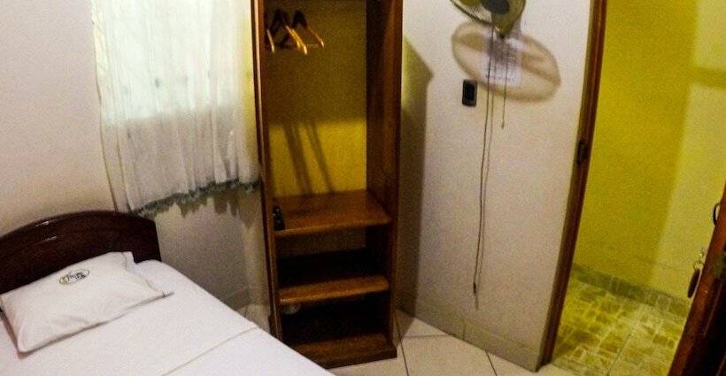 标准单人间, Flor Del Valle