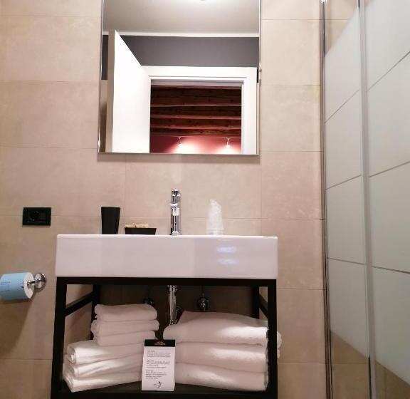 اتاق استاندارد, Agriturismo Ai Due Leoni