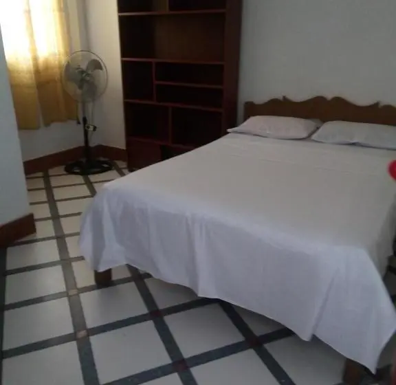 Economy-huone, Sarisa House