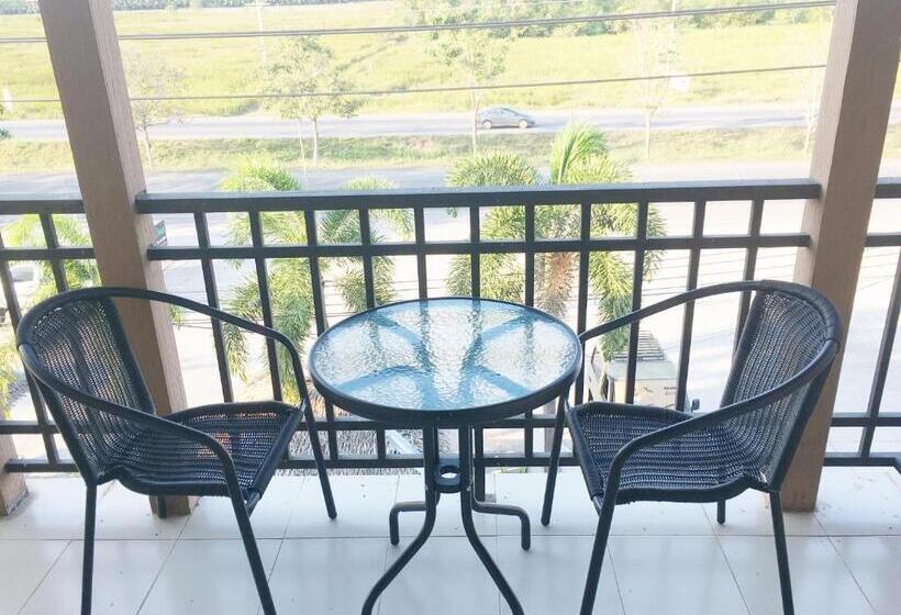 Standard-huone Parveke, You In House Urt Surathani Airport