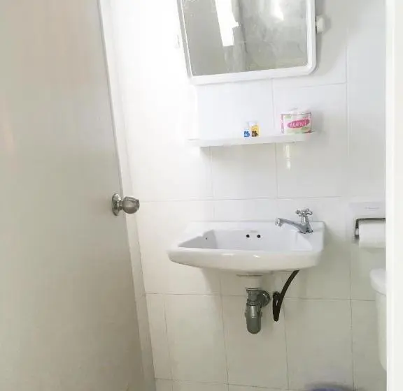 اتاق خانوادگی, You In House Urt Surathani Airport