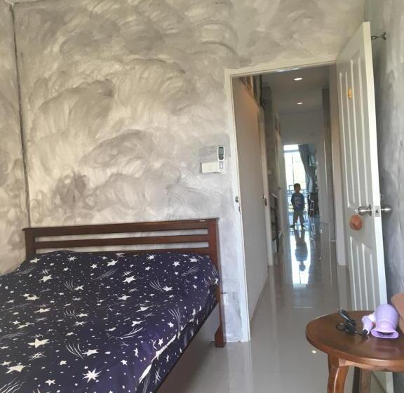 اتاق خانوادگی, You In House Urt Surathani Airport