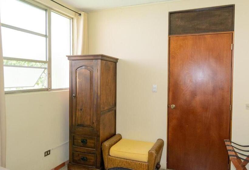 اتاق استاندارد, Hostal Donde Regina