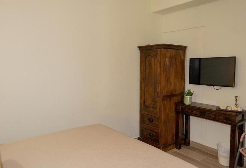 اتاق استاندارد, Hostal Donde Regina