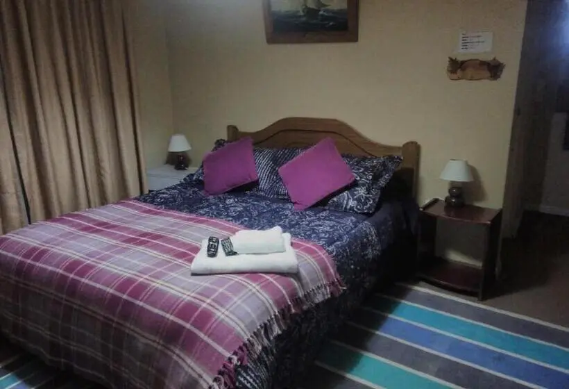 اتاق استاندارد سه نفره, Hostal Los Guindos