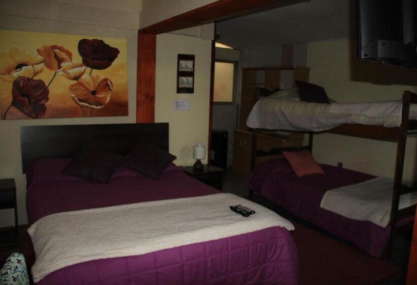 חדר סטנדרט לארבעה, Hostal Los Guindos