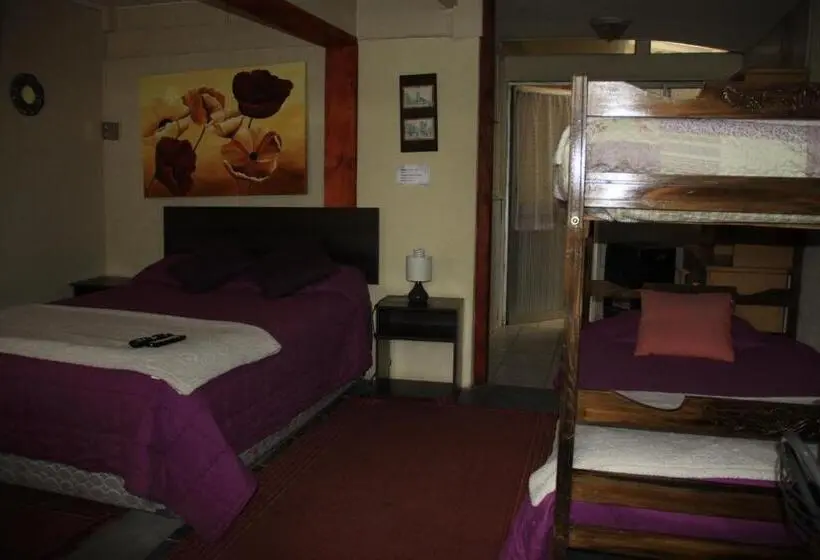 اتاق استاندارد چهار تخته, Hostal Los Guindos