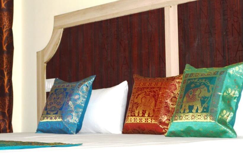 Номер Deluxe, Plaza_khajuraho