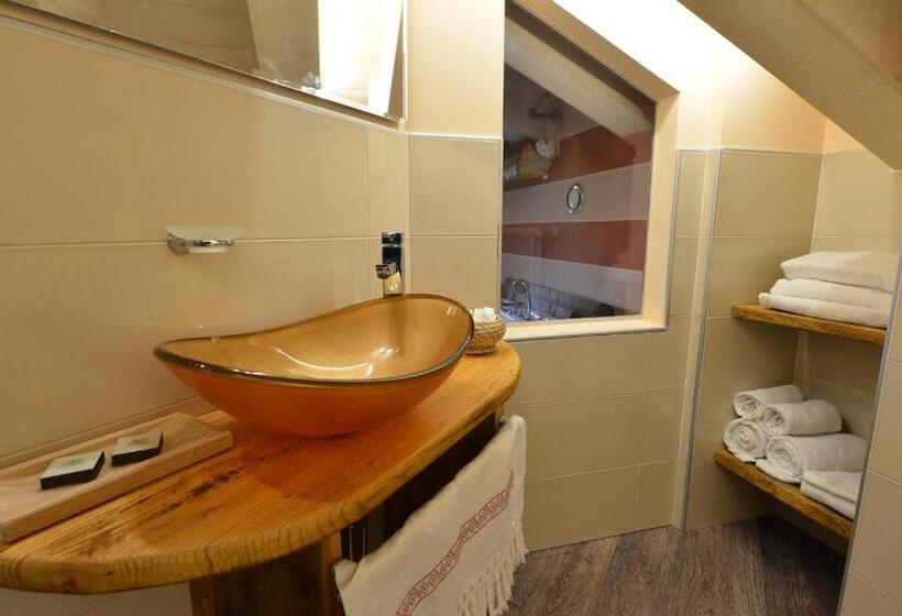 اتاق لوکس با وان آب گرم, Vecchio Mulino Guest House