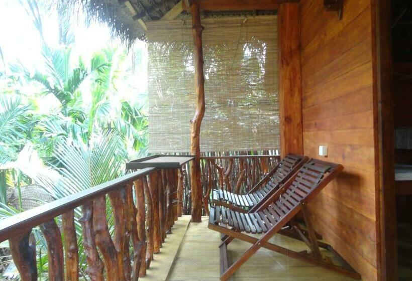 スタンダードルーム, The Green Station