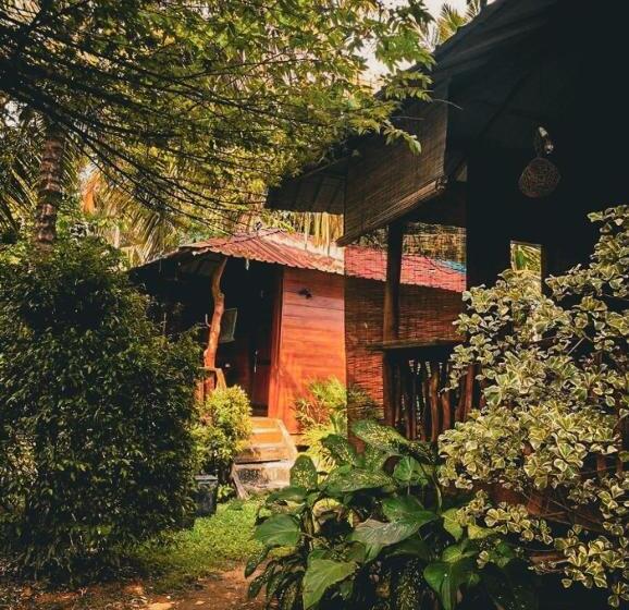 スタンダードルーム, The Green Station