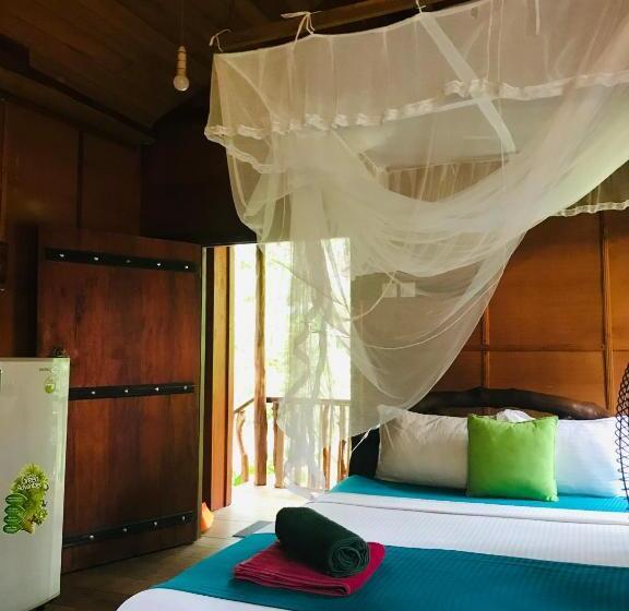 スタンダードルーム, The Green Station