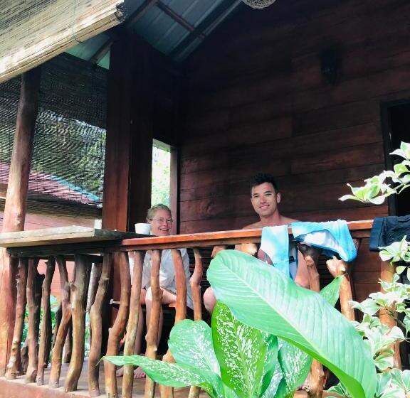 スタンダードルーム, The Green Station