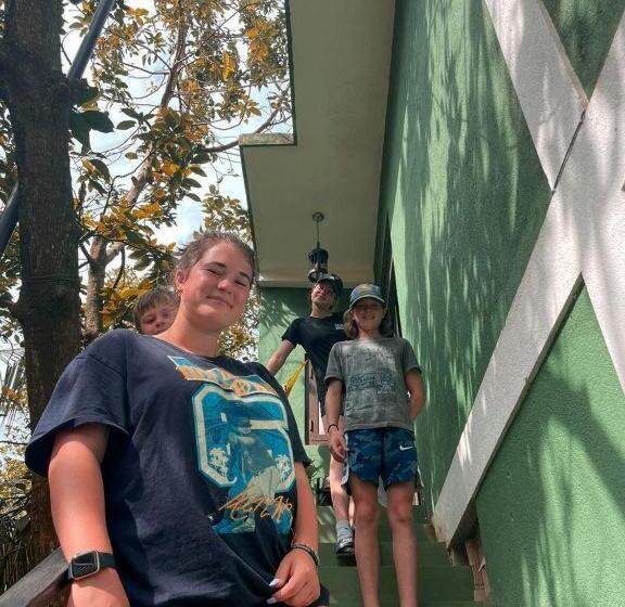 エコノミールーム, The Green Station