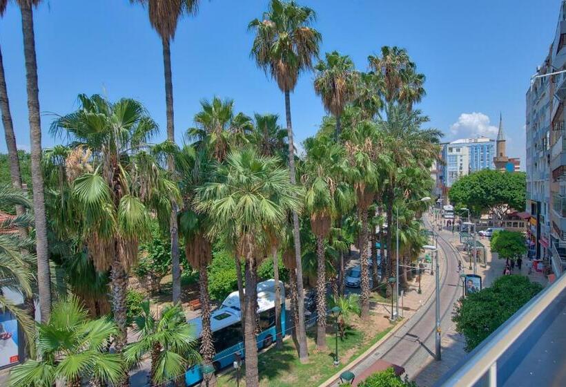 Appartamento 1 Camera da Letto con Balcone, Arkk Homes