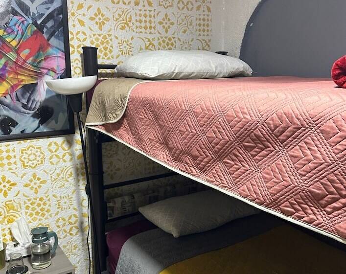 اتاق ساده سه‌ نفره, Posada Vs4 Aeropuerto