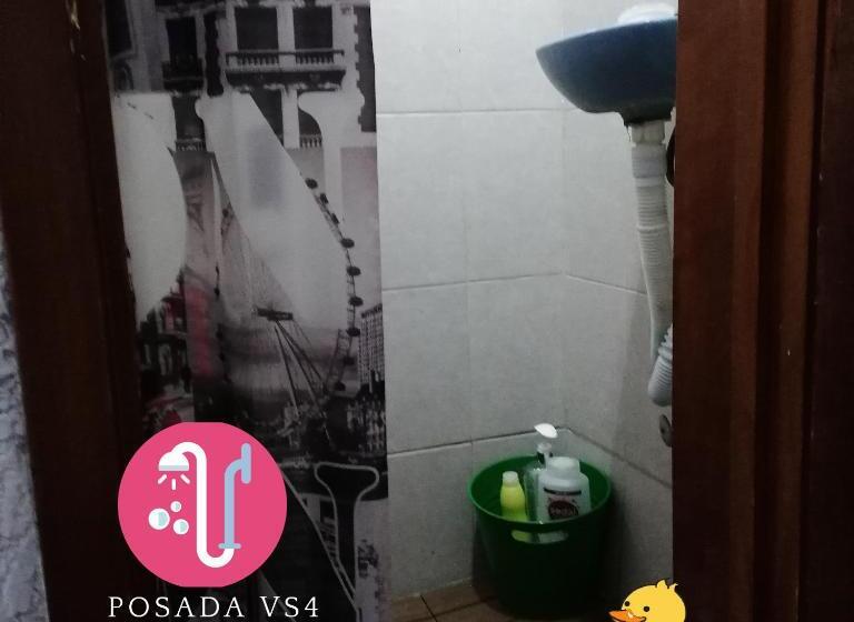 اتاق چهار تخته با دستشویی مشترک, Posada Vs4 Aeropuerto