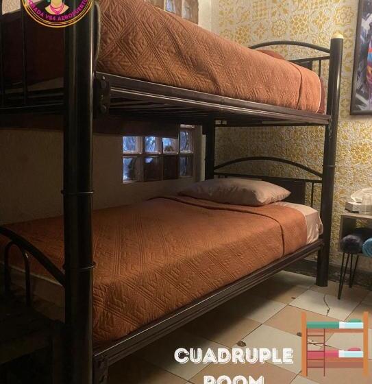 اتاق چهار تخته با دستشویی مشترک, Posada Vs4 Aeropuerto