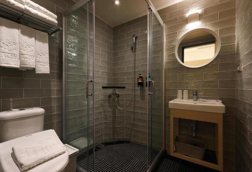 اتاق خانوادگی, Mini Hotels