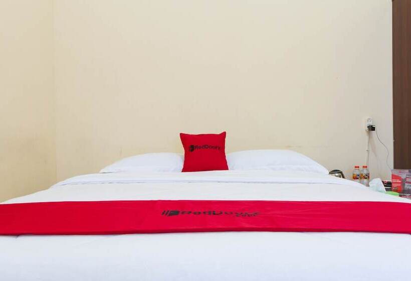 Номер Стандарт, Reddoorz @ Pataruman Garut