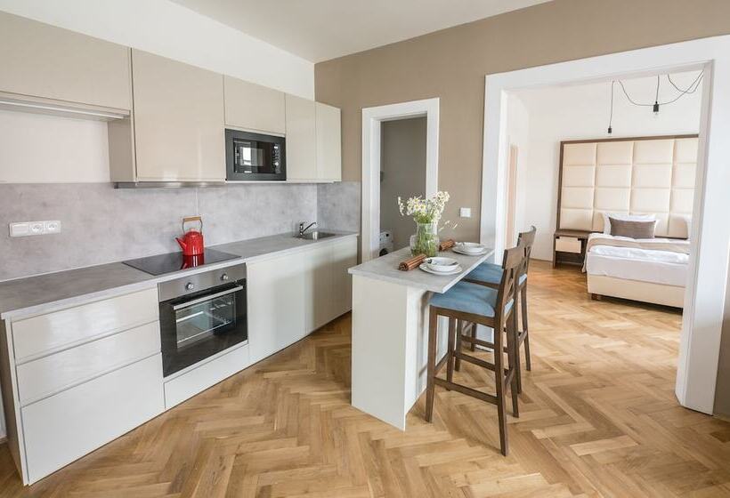 Suíte Deluxe, Letna Garden Suites