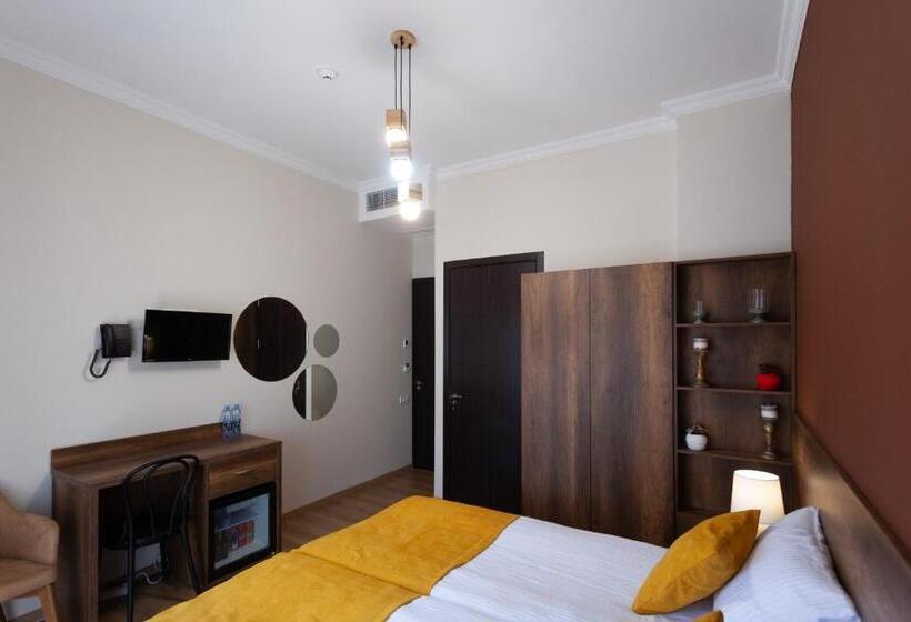 اتاق استاندارد با تخت بزرگ, Avenue 106