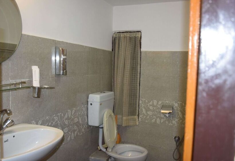 اتاق اکونومی, Siraaj