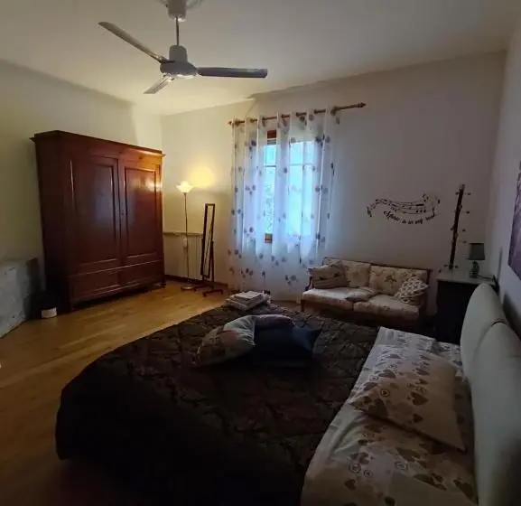 اتاق لوکس, B&b Due Abeti