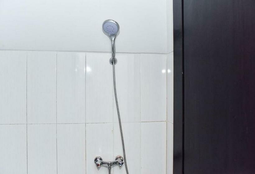 Номер Стандарт, Reddoorz Plus Near Malang Town Square