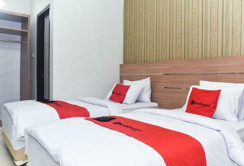 Номер Стандарт, Reddoorz Plus Near Malang Town Square