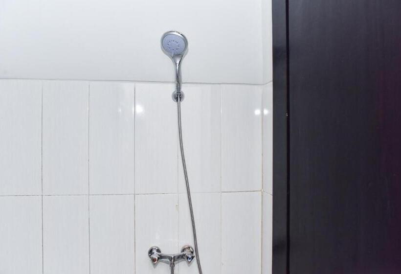 Номер Стандарт, Reddoorz Plus Near Malang Town Square