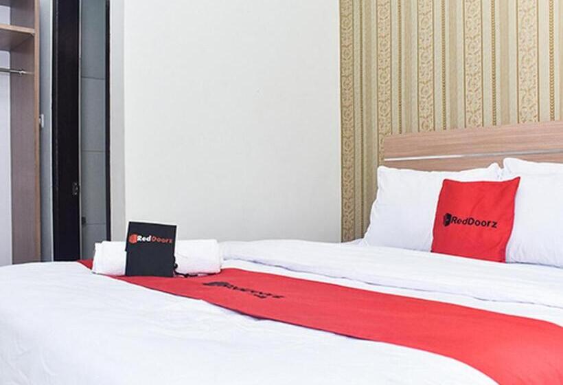 Номер Economy, Reddoorz Plus Near Malang Town Square