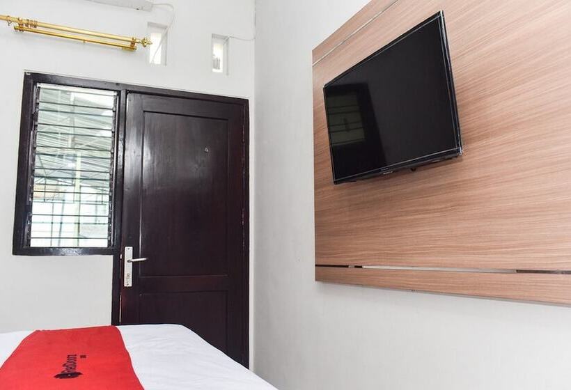 Номер Стандарт, Reddoorz Plus Near Malang Town Square