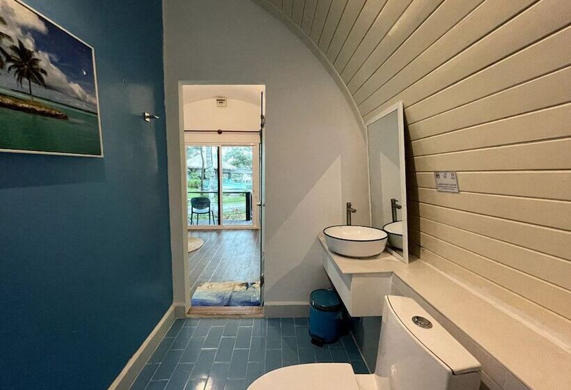 家庭海景房, Tube Resort