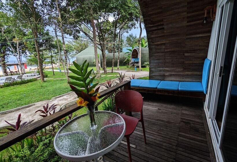 家庭海景房, Tube Resort