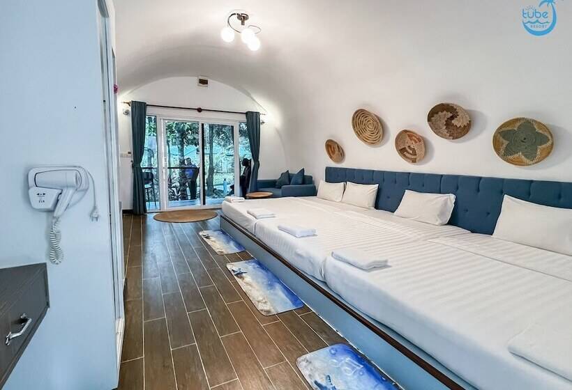 家庭海景房, Tube Resort