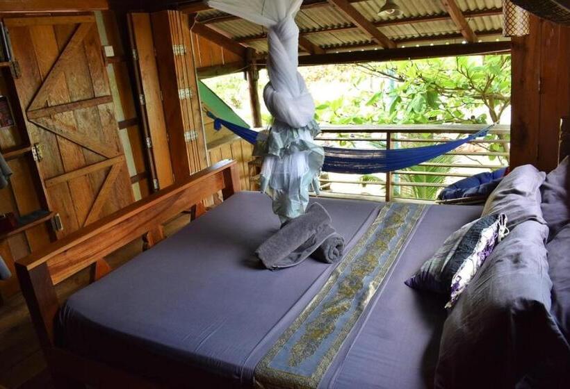 디럭스 테라스 룸 바다 전망, Beach House Cambodia