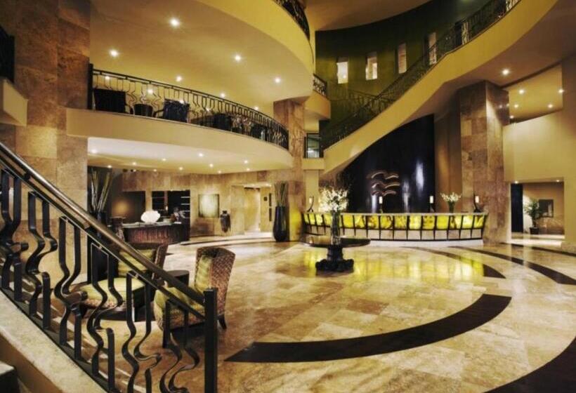 침실 3개 아파트, 3 Br Condo Available In Las Palomas Sandy Beach