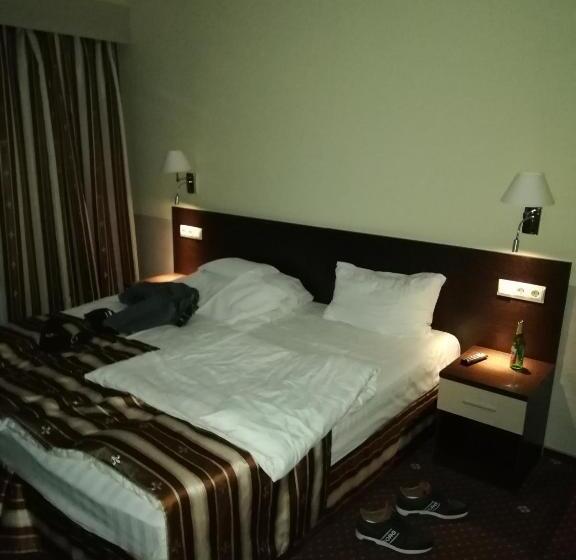 Geteiltes Mehrbettzimmer, Hostel Varkaus