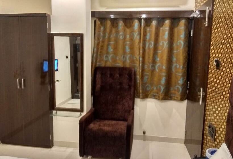 اتاق لوکس, The Jk Hotel   Opp Railway Station