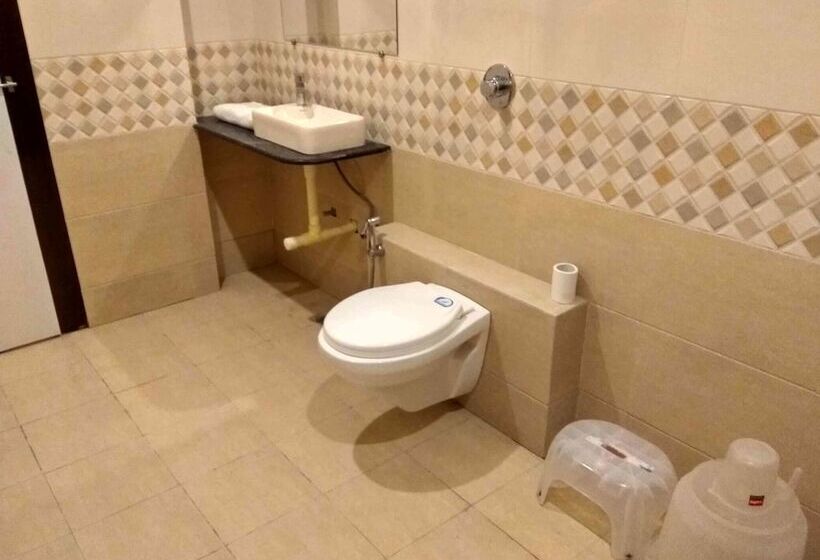 اتاق لوکس, The Jk Hotel   Opp Railway Station